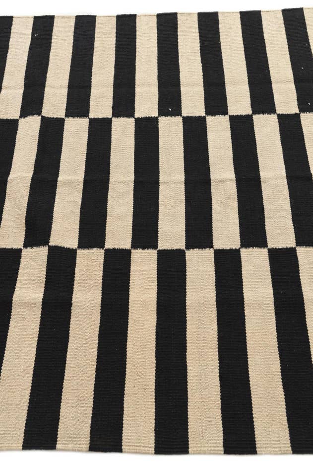 Detail image of 4' 2 x 6' Hand Woven Kilim Modern Wool Rug