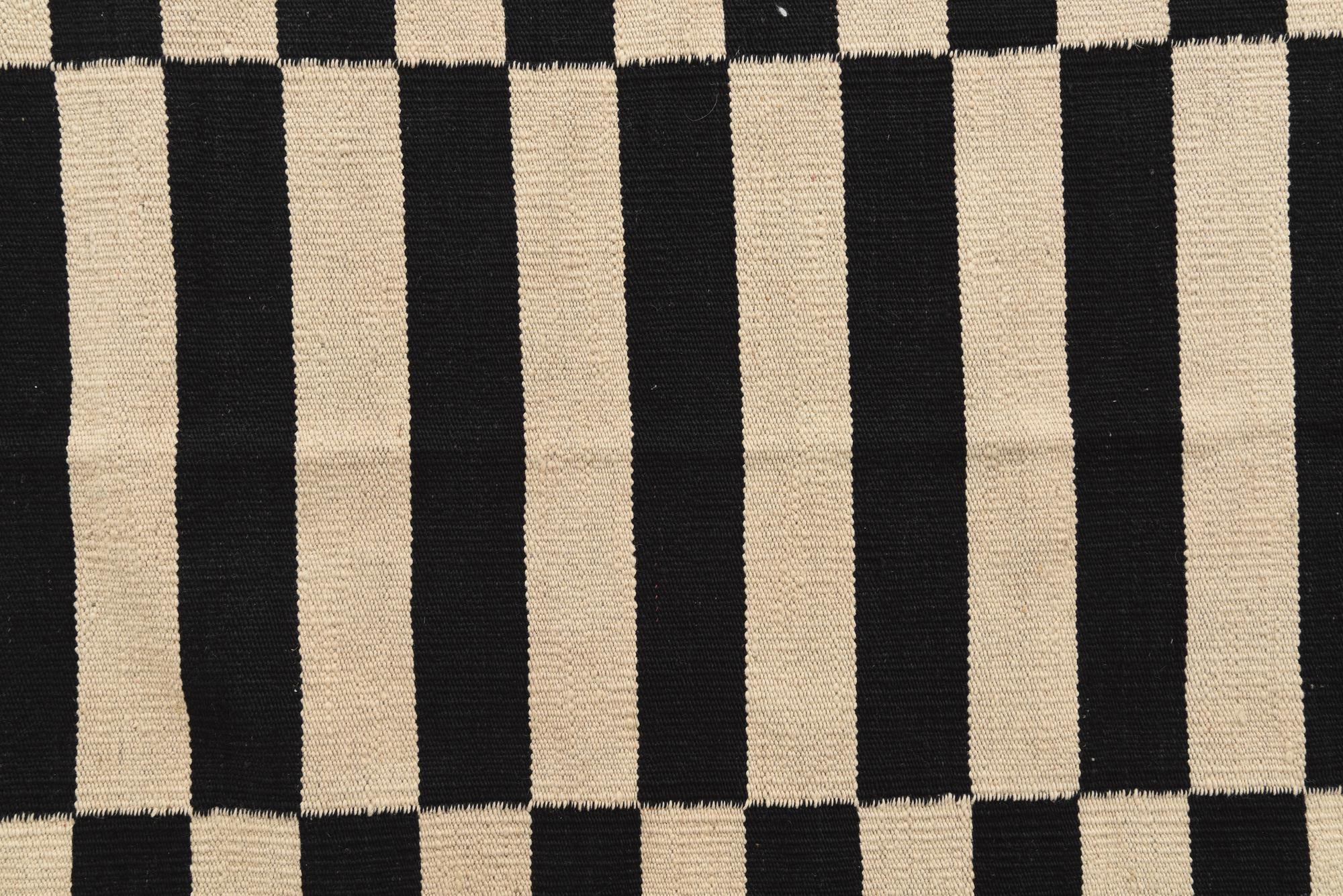 4' 2 x 6' Hand Woven Kilim Modern Wool Rug