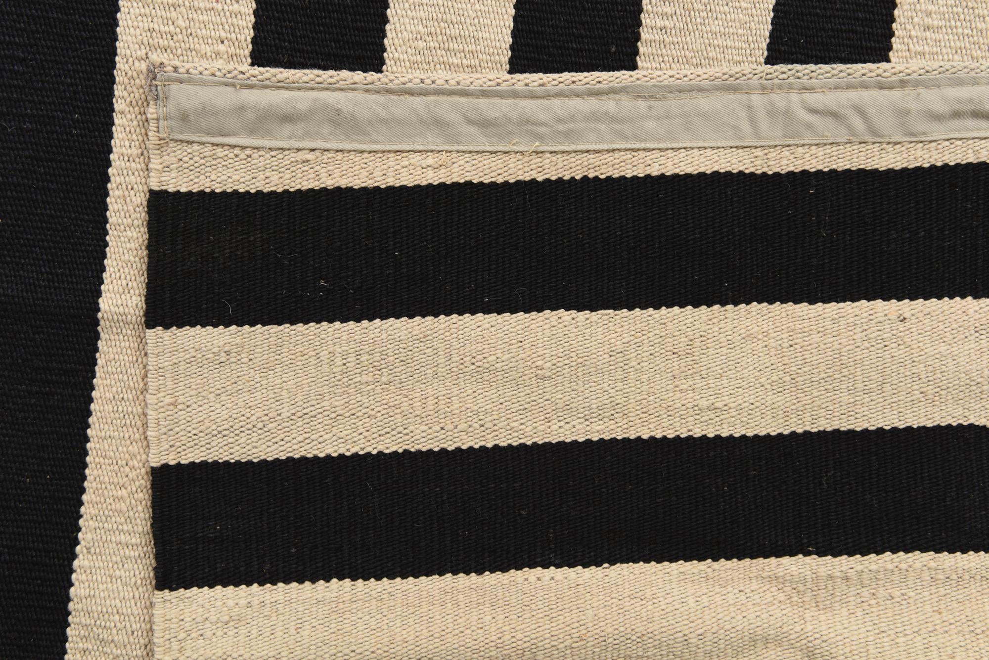 4' 2 x 6' Hand Woven Kilim Modern Wool Rug