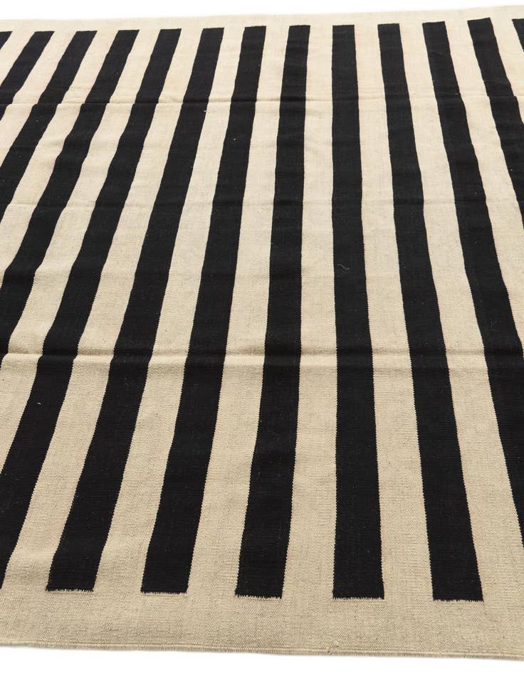 Detail image of 8' x 11' 1  Hand Woven Kilim Modern Wool Rug