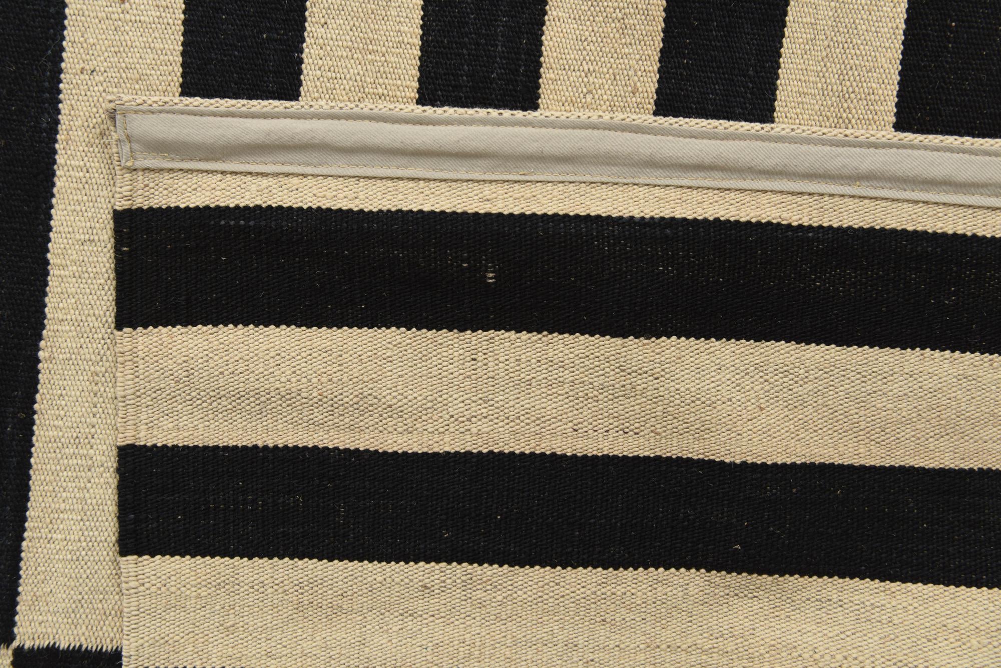 6' 10 x 9' 9 Hand Woven Kilim Modern Wool Rug