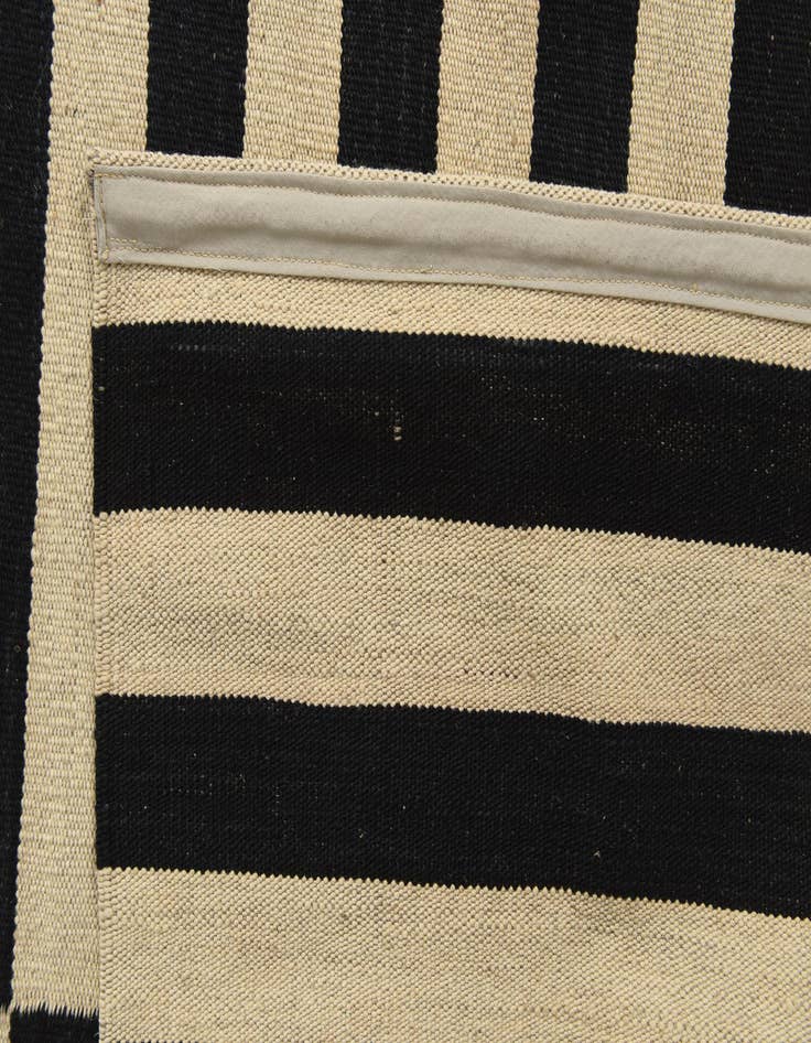Detail image of 6' 10 x 9' 9  Hand Woven Kilim Modern Wool Rug