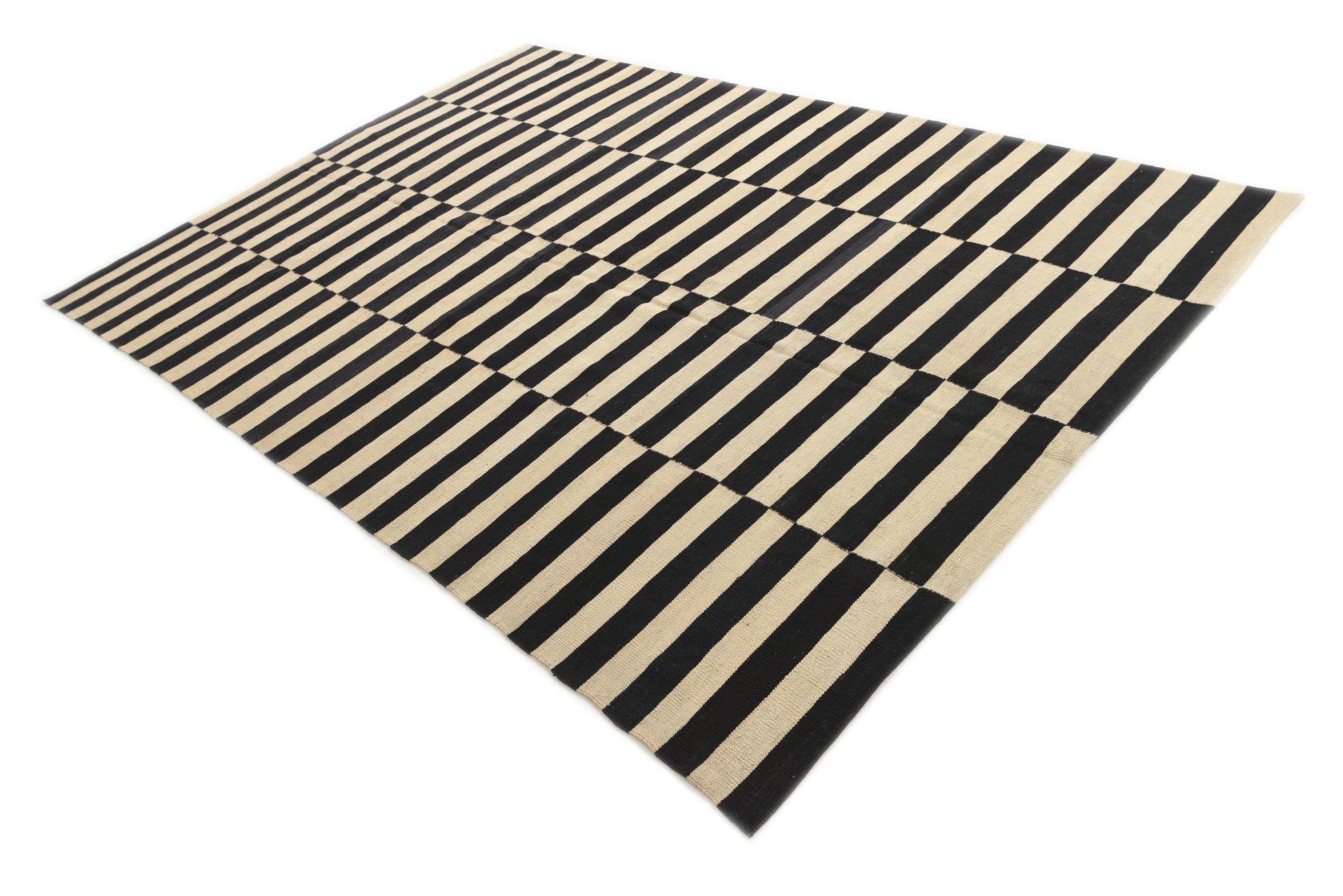 6' 9 x 9' 8 Hand Woven Kilim Modern Wool Rug