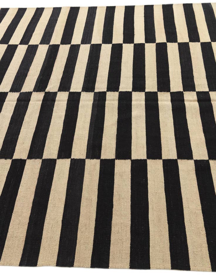 Detail image of 6' 9 x 9' 8  Hand Woven Kilim Modern Wool Rug