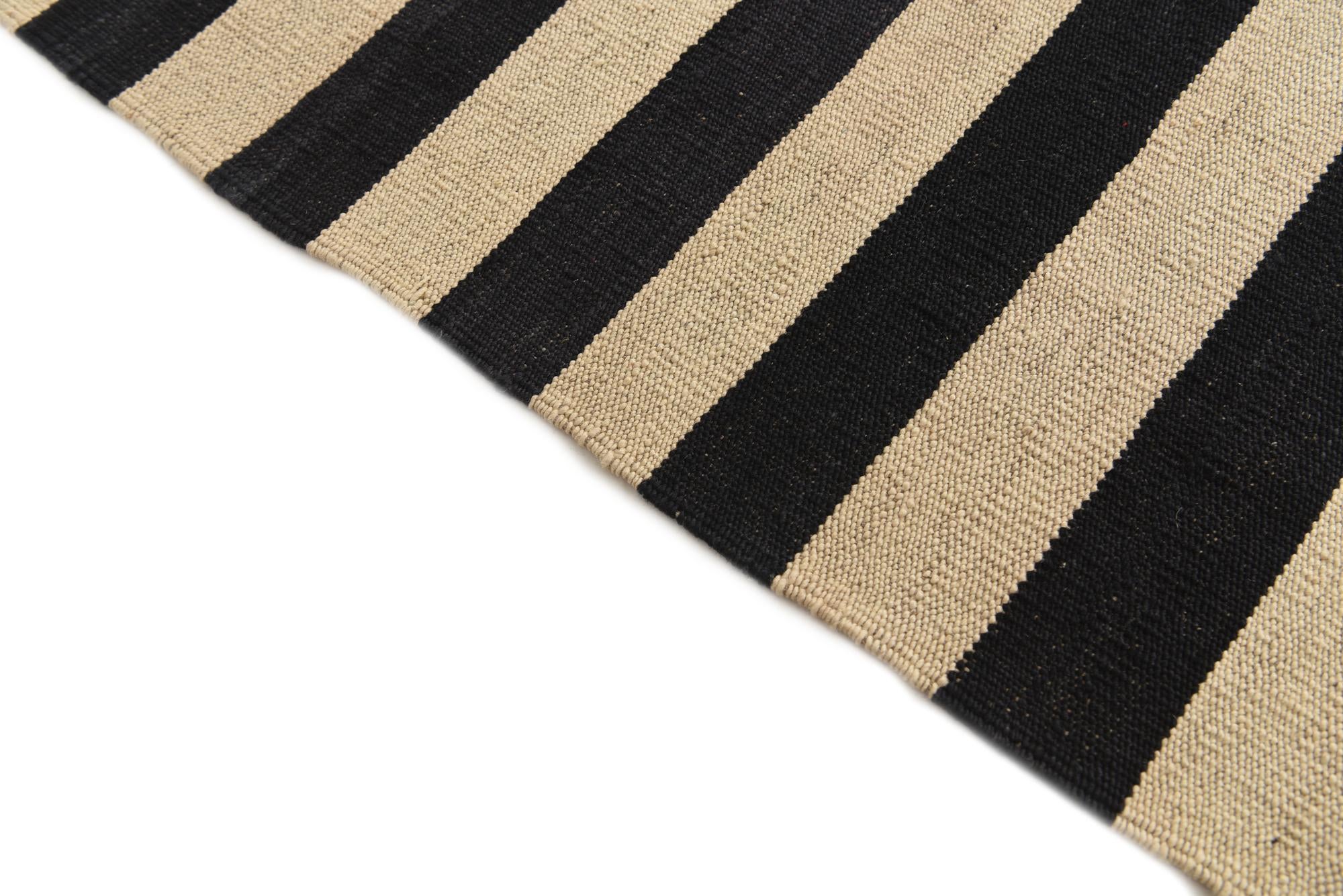 6' 9 x 9' 8 Hand Woven Kilim Modern Wool Rug