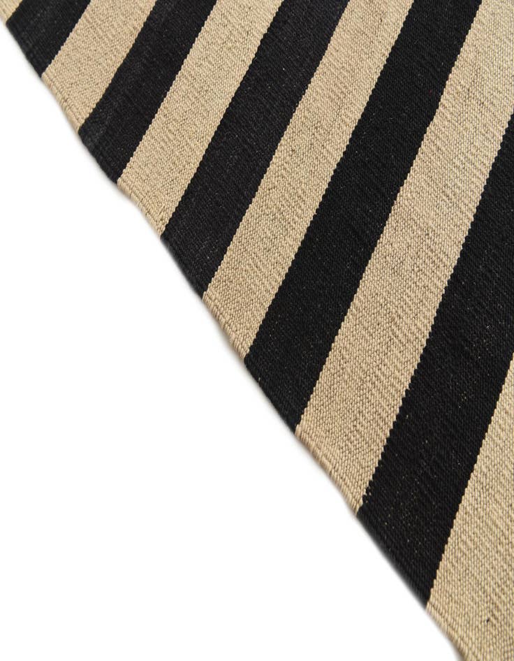 Detail image of 6' 9 x 9' 8  Hand Woven Kilim Modern Wool Rug