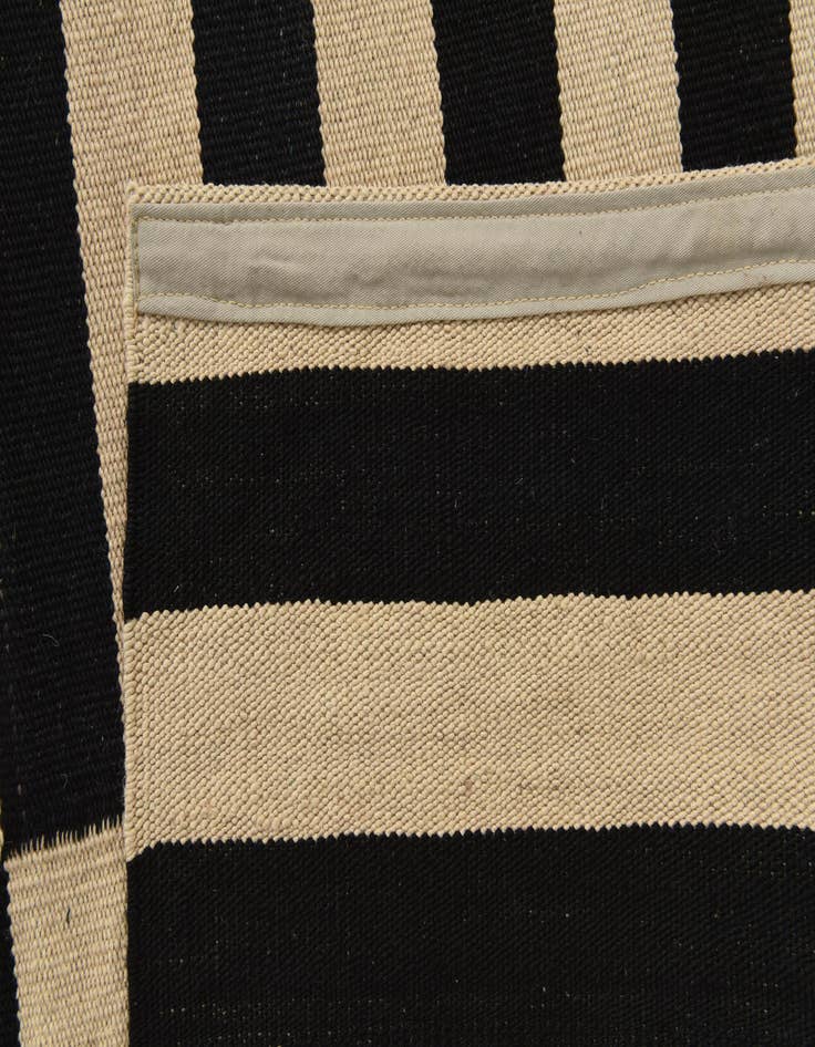 Detail image of 6' 6 x 9' 7  Hand Woven Kilim Modern Wool Rug