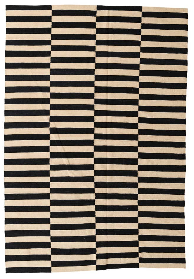 Detail image of 6' 6 x 9' 7 Hand Woven Kilim Modern Wool Rug