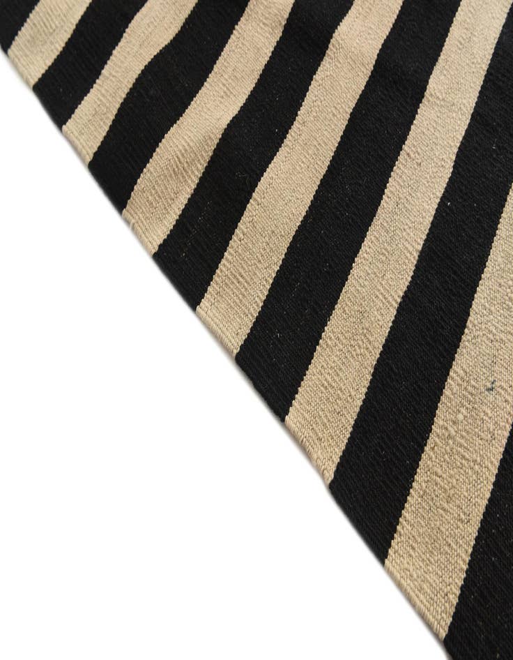 Detail image of 8' 7 x 11' 4  Hand Woven Kilim Modern Wool Rug