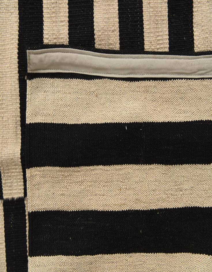 Detail image of 8' 7 x 11' 4  Hand Woven Kilim Modern Wool Rug