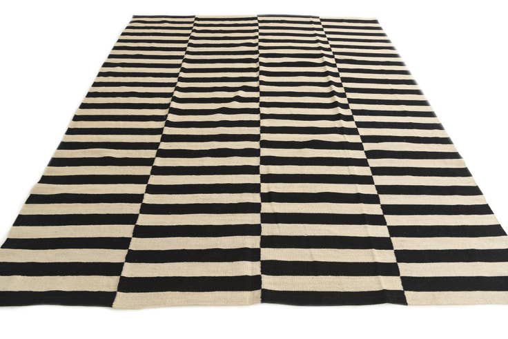 Detail image of 8' 1 x 9' 7 Hand Woven Kilim Modern Wool Rug
