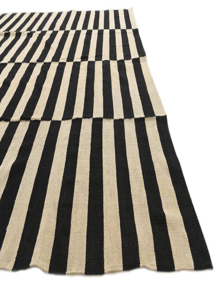 Detail image of 8' 1 x 9' 7  Hand Woven Kilim Modern Wool Rug