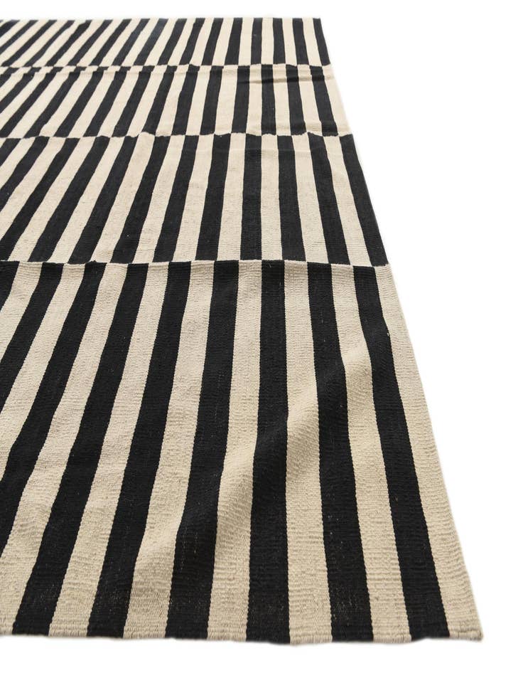 Detail image of 8' 4 x 9' 10  Hand Woven Kilim Modern Wool Rug