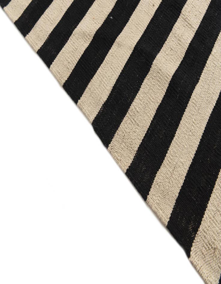 Detail image of 8' 4 x 9' 10  Hand Woven Kilim Modern Wool Rug