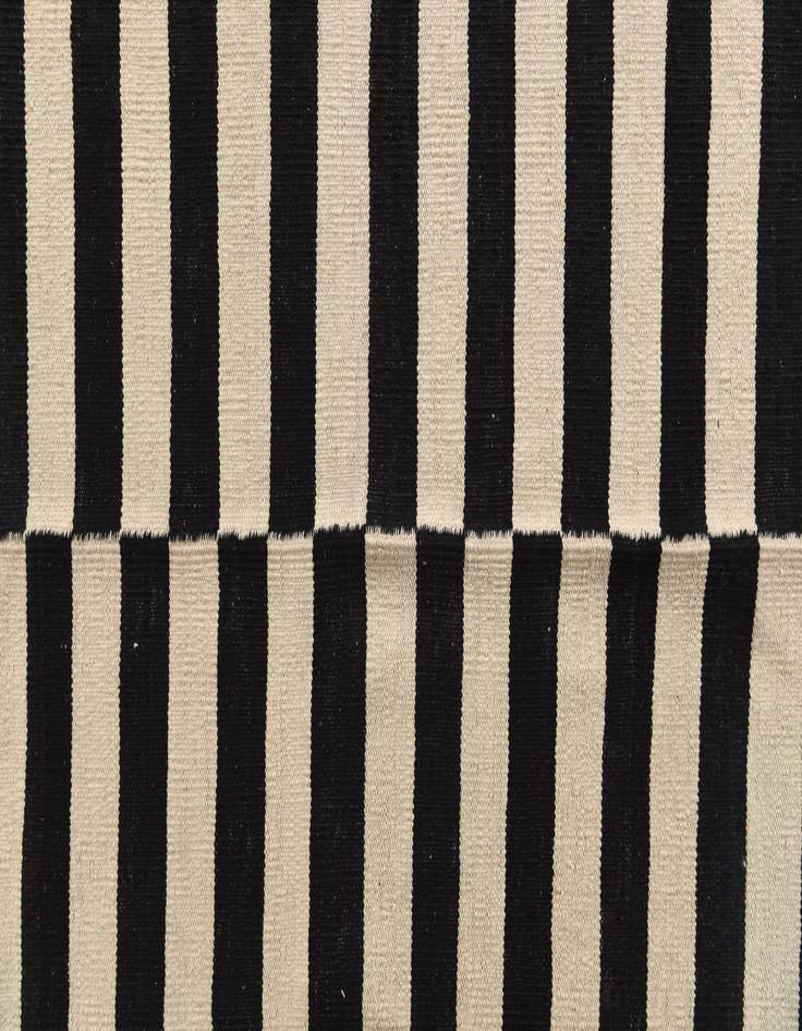 Detail image of 8' 4 x 9' 10  Hand Woven Kilim Modern Wool Rug
