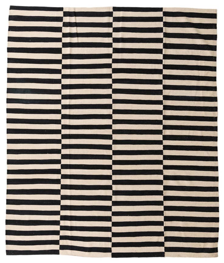 Detail image of 8' 4 x 9' 10 Hand Woven Kilim Modern Wool Rug
