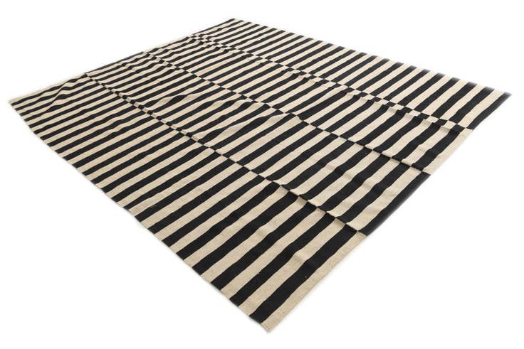 Detail image of 8' 5 x 9' 9 Hand Woven Kilim Modern Wool Rug