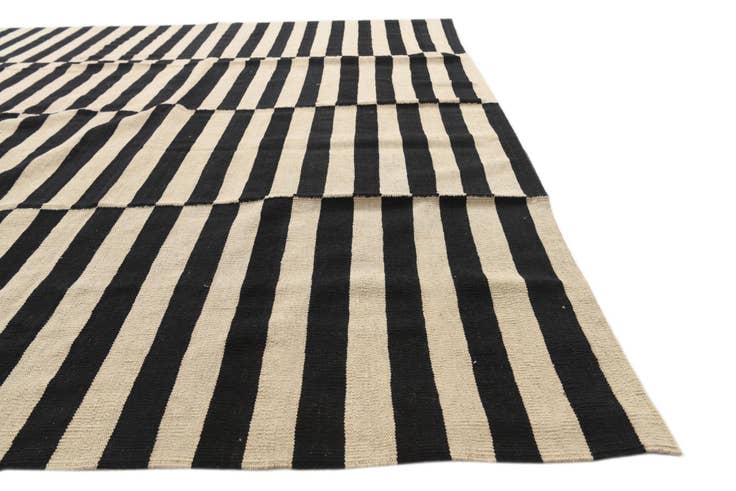 Detail image of 8' 5 x 9' 9 Hand Woven Kilim Modern Wool Rug