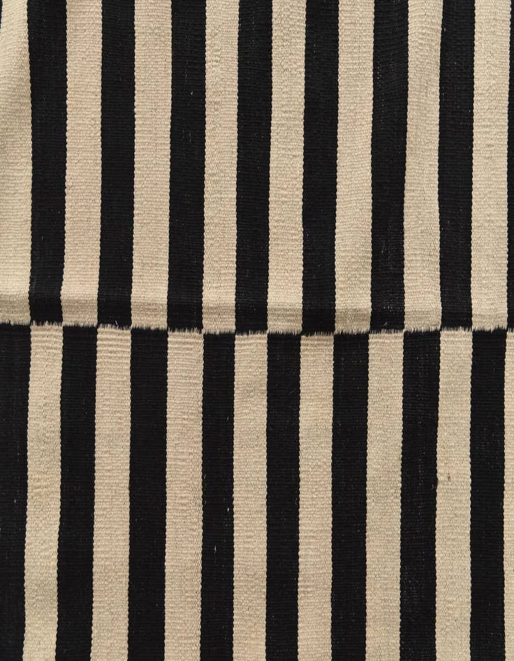 Detail image of 8' 5 x 9' 9  Hand Woven Kilim Modern Wool Rug