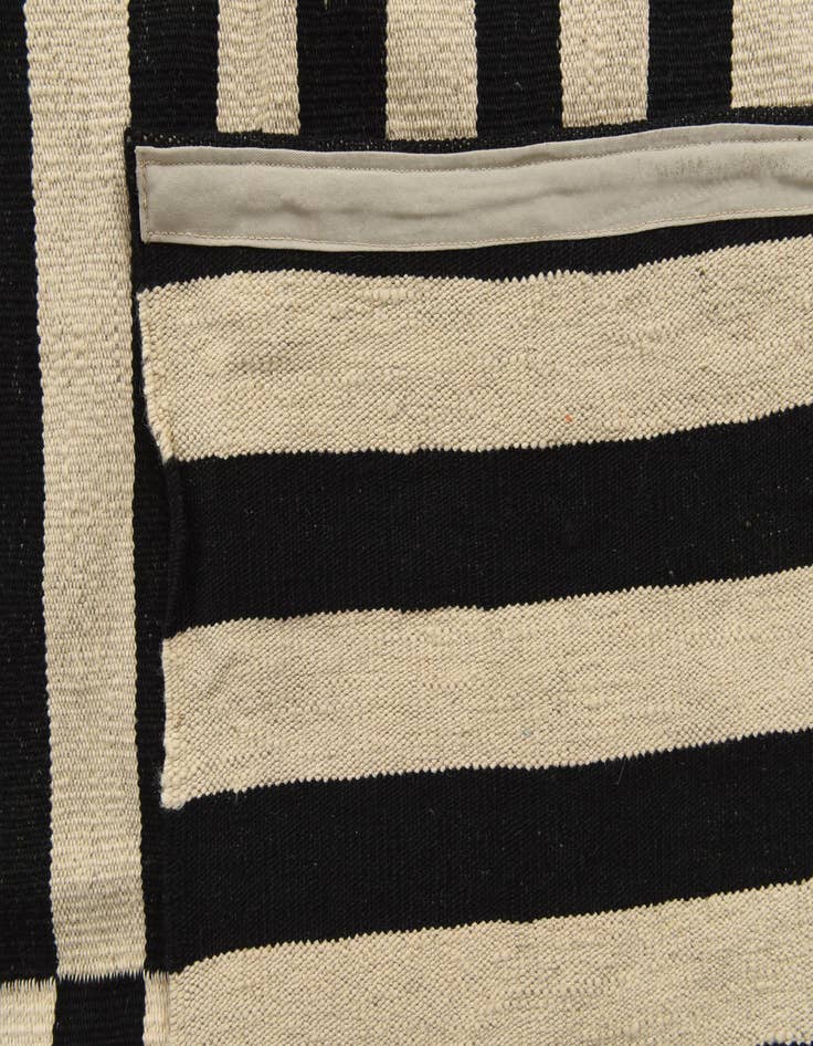 Detail image of 8' 3 x 9' 8  Hand Woven Kilim Modern Wool Rug