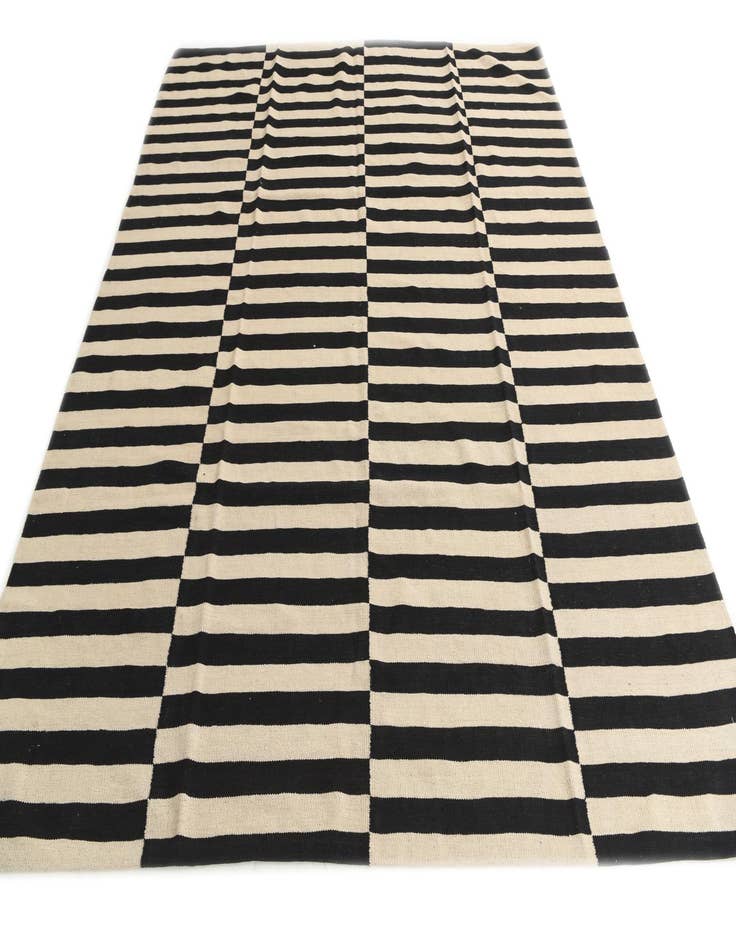 Detail image of 8' 2 x 9' 9  Hand Woven Kilim Modern Wool Rug