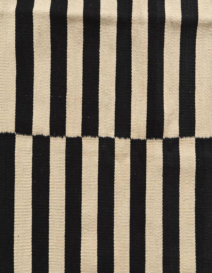 Detail image of 5' 8 x 8'  Hand Woven Kilim Modern Wool Rug