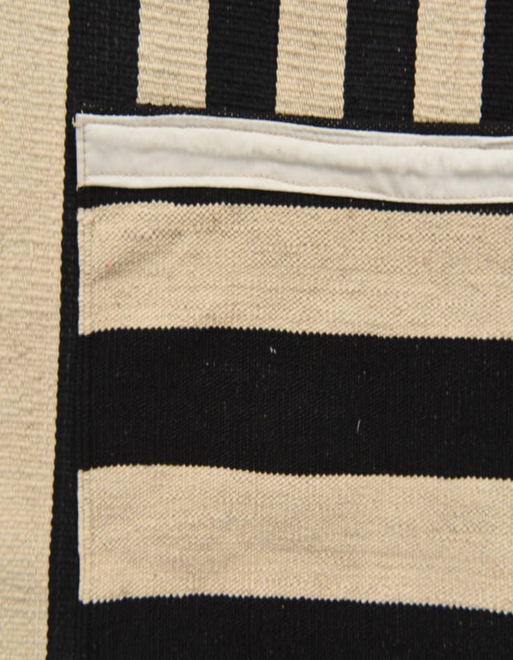 Detail image of 5' 8 x 8'  Hand Woven Kilim Modern Wool Rug