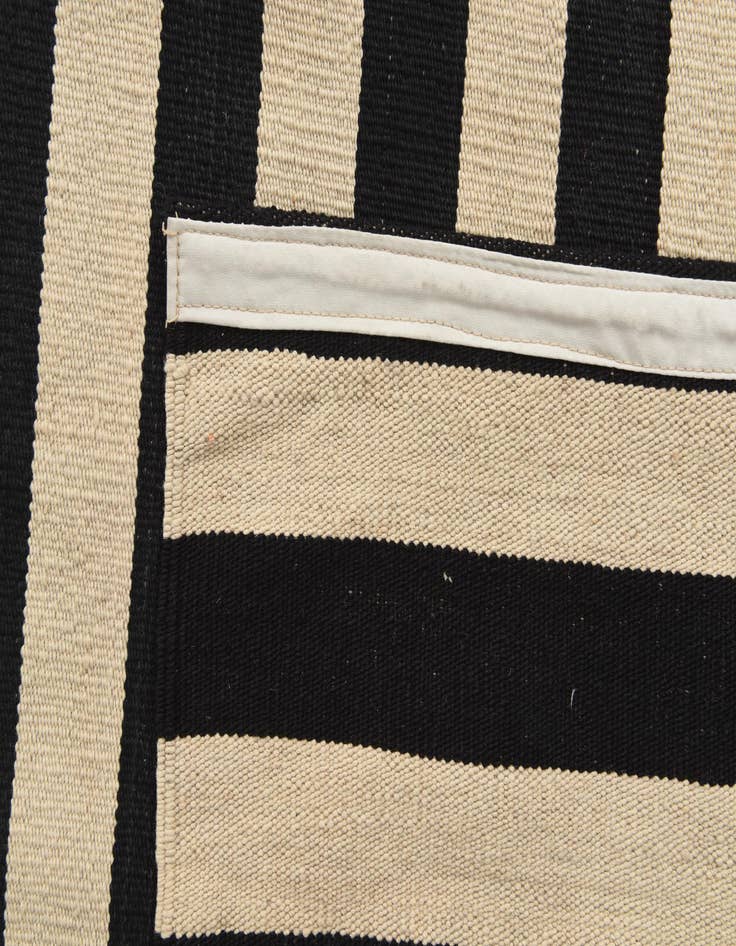 Detail image of 5' 8 x 8'  Hand Woven Kilim Modern Wool Rug