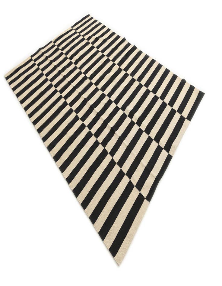 Detail image of 5' 8 x 8'  Hand Woven Kilim Modern Wool Rug