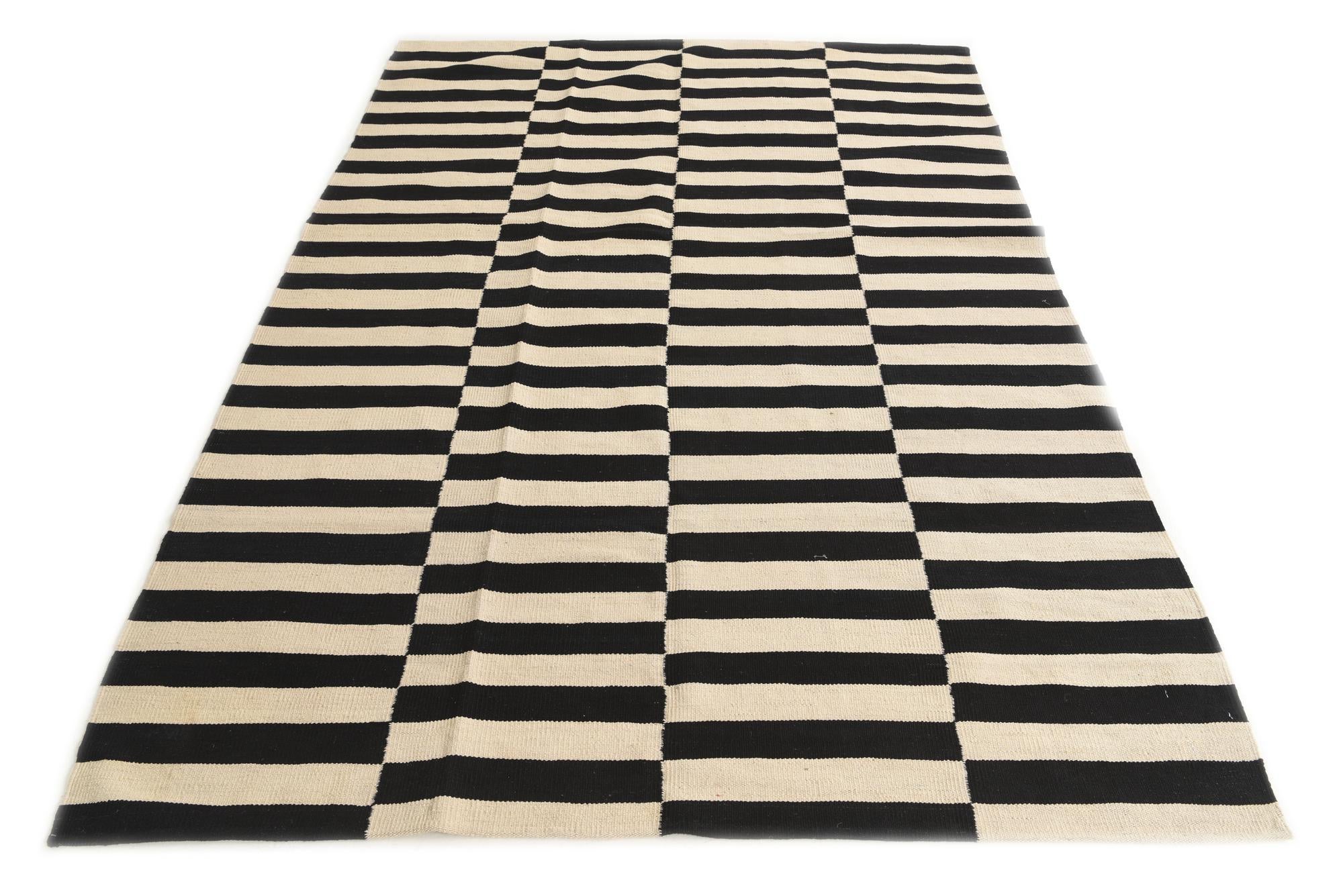5' 6 x 7' 10 Hand Woven Kilim Modern Wool Rug