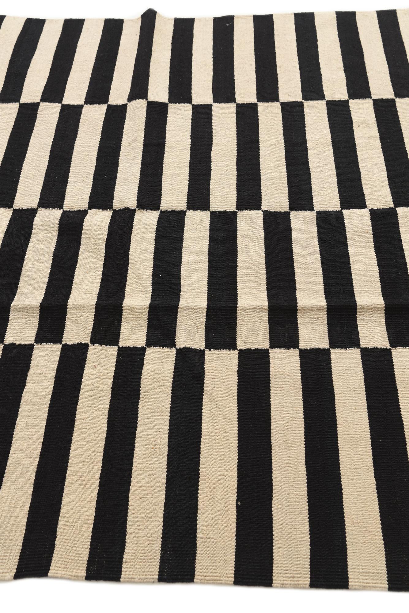 5' 6 x 7' 10 Hand Woven Kilim Modern Wool Rug
