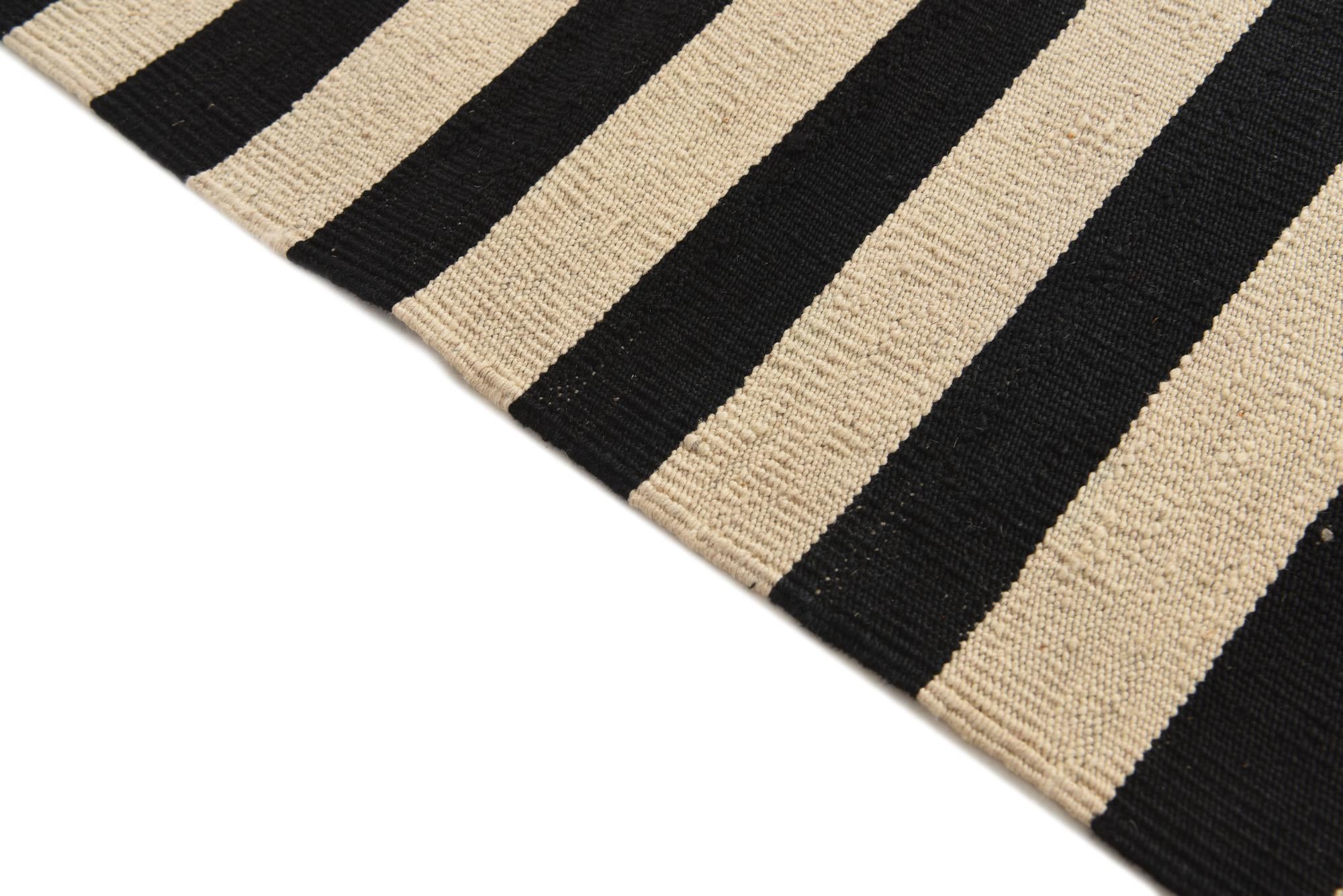 5' 6 x 7' 10 Hand Woven Kilim Modern Wool Rug