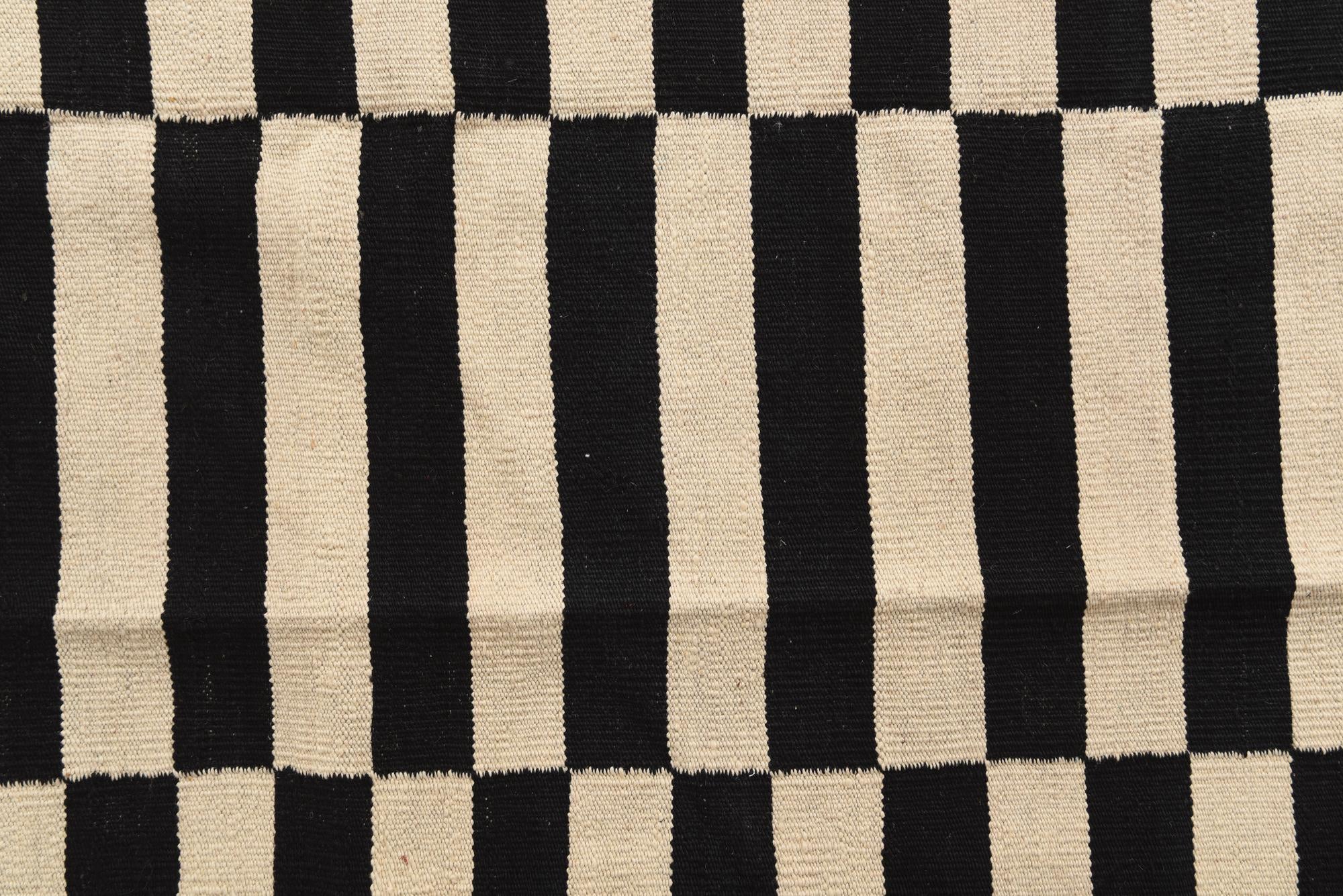 5' 6 x 7' 10 Hand Woven Kilim Modern Wool Rug