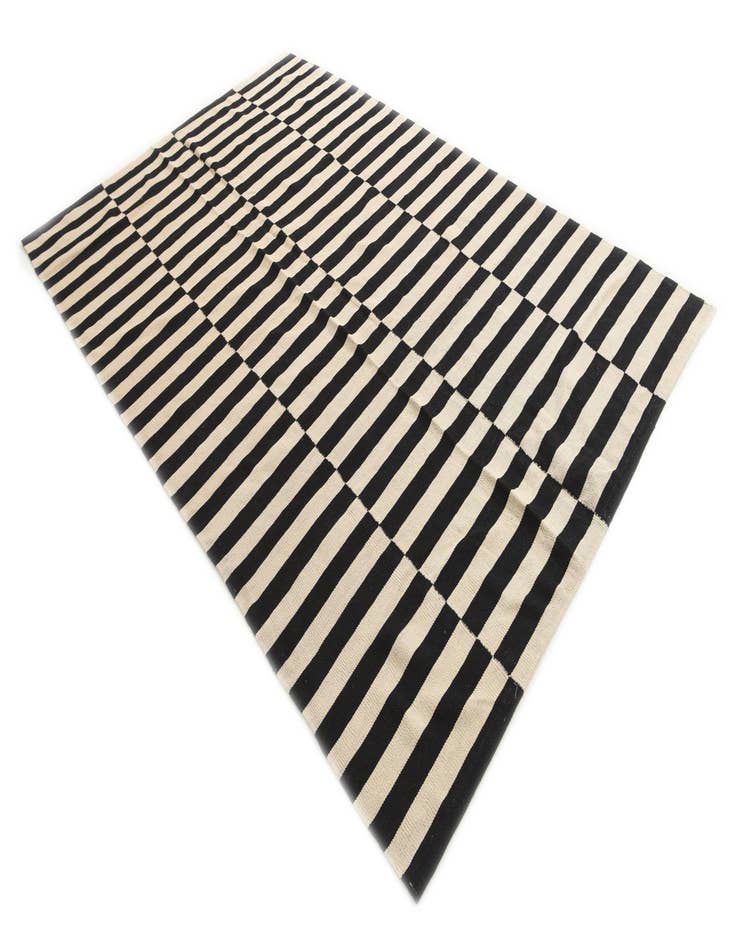 Detail image of 6' 5 x 9' 9 Hand Woven Kilim Modern Wool Rug