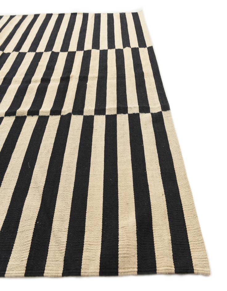 Detail image of 5' 8 x 7' 10  Hand Woven Kilim Modern Wool Rug