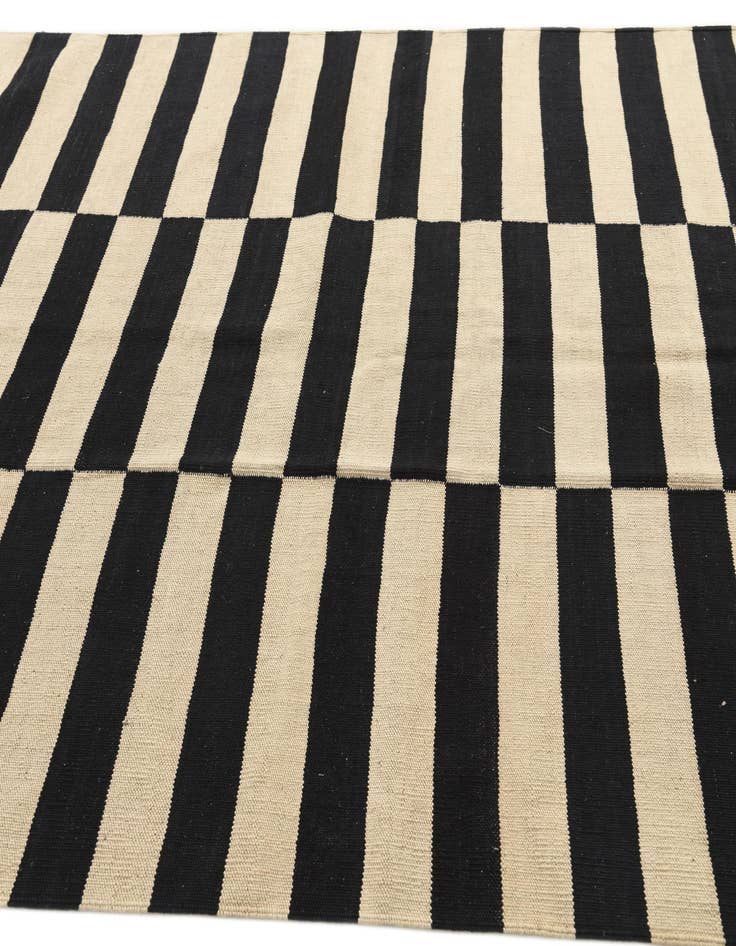 Detail image of 5' 8 x 7' 10  Hand Woven Kilim Modern Wool Rug