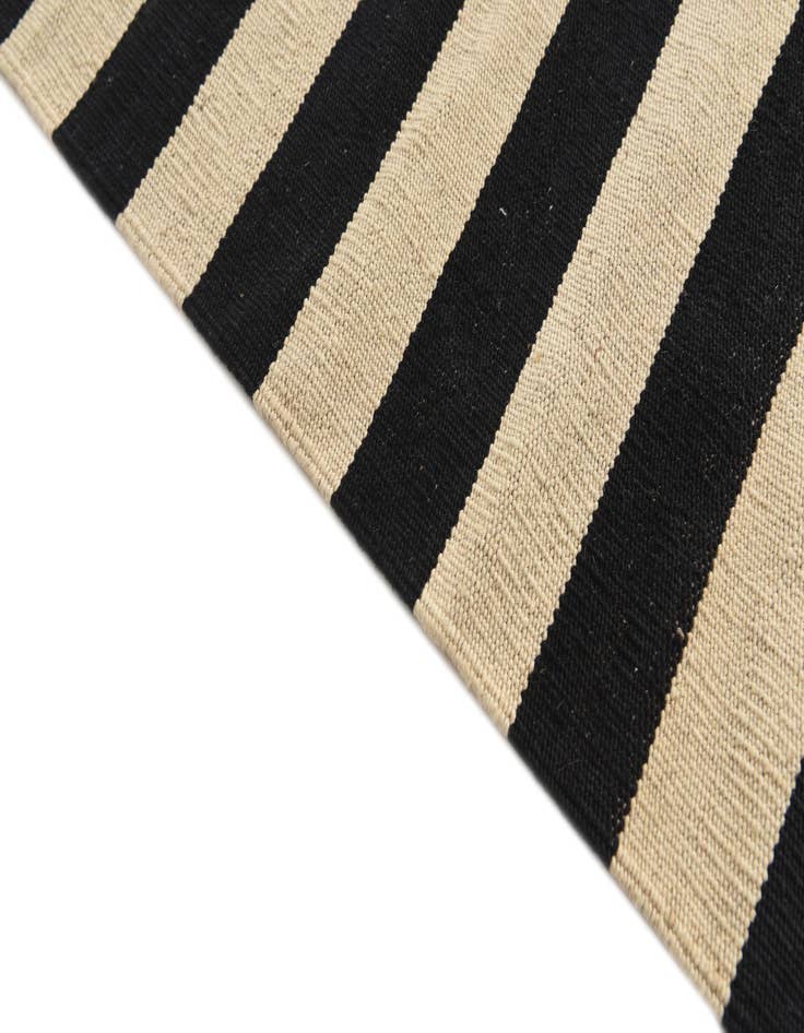 Detail image of 5' 8 x 7' 10  Hand Woven Kilim Modern Wool Rug