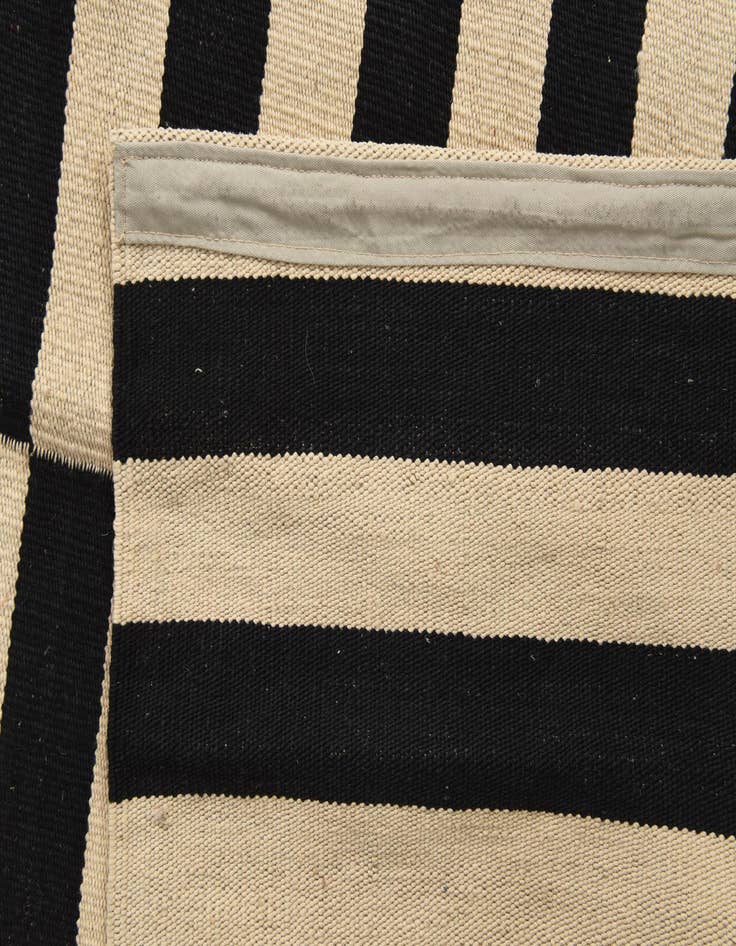 Detail image of 5' 8 x 7' 10  Hand Woven Kilim Modern Wool Rug