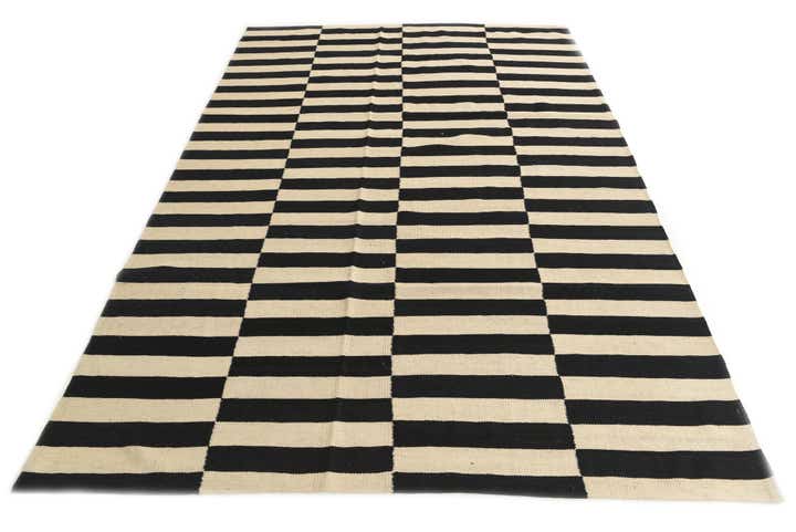 5' 6 x 8' 7 Hand Woven Kilim Modern Wool Rug