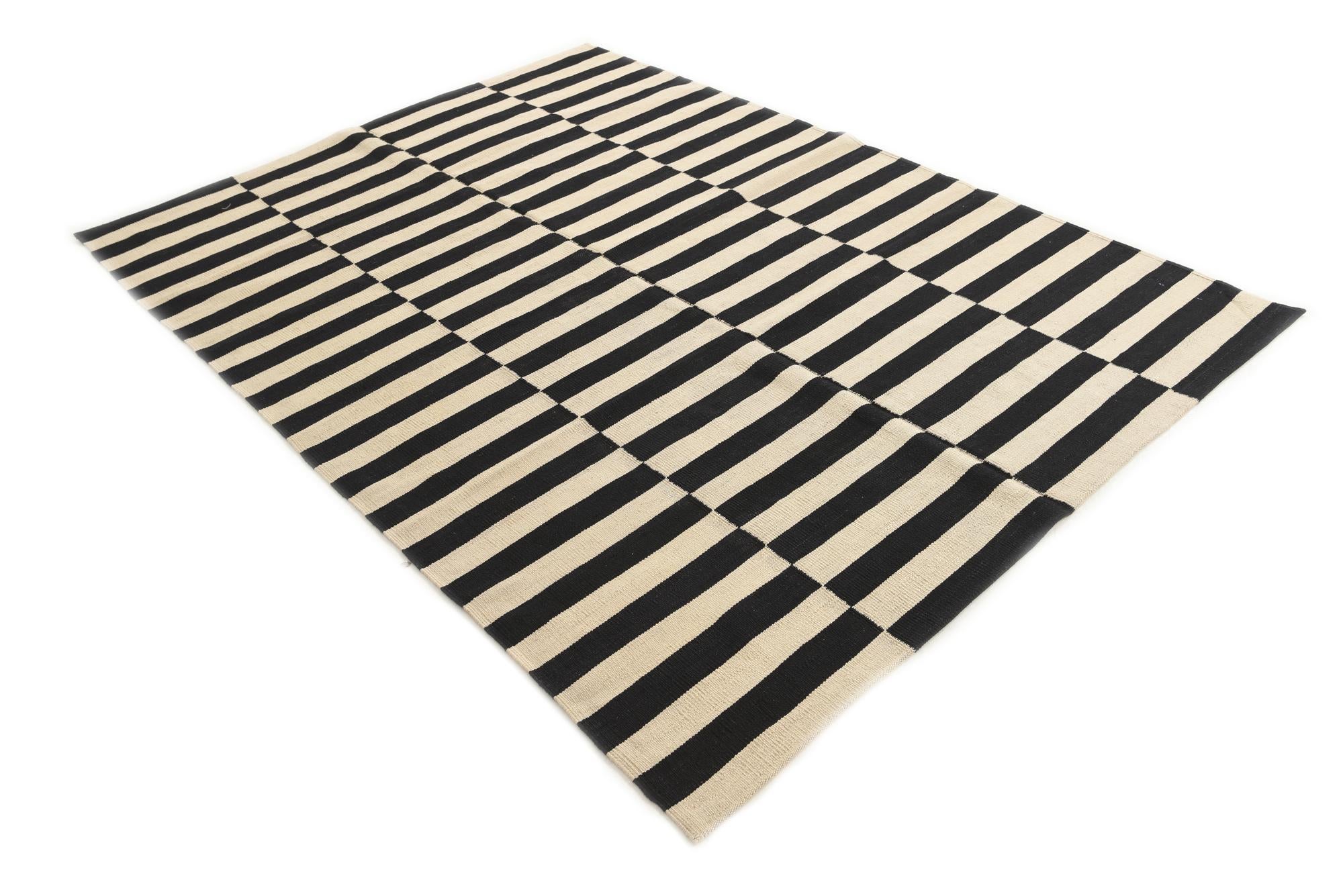 5' 9 x 8' Hand Woven Kilim Modern Wool Rug