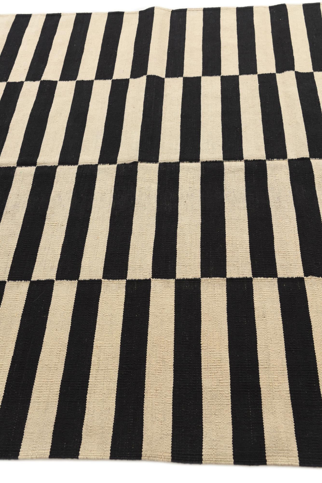 5' 9 x 8' Hand Woven Kilim Modern Wool Rug