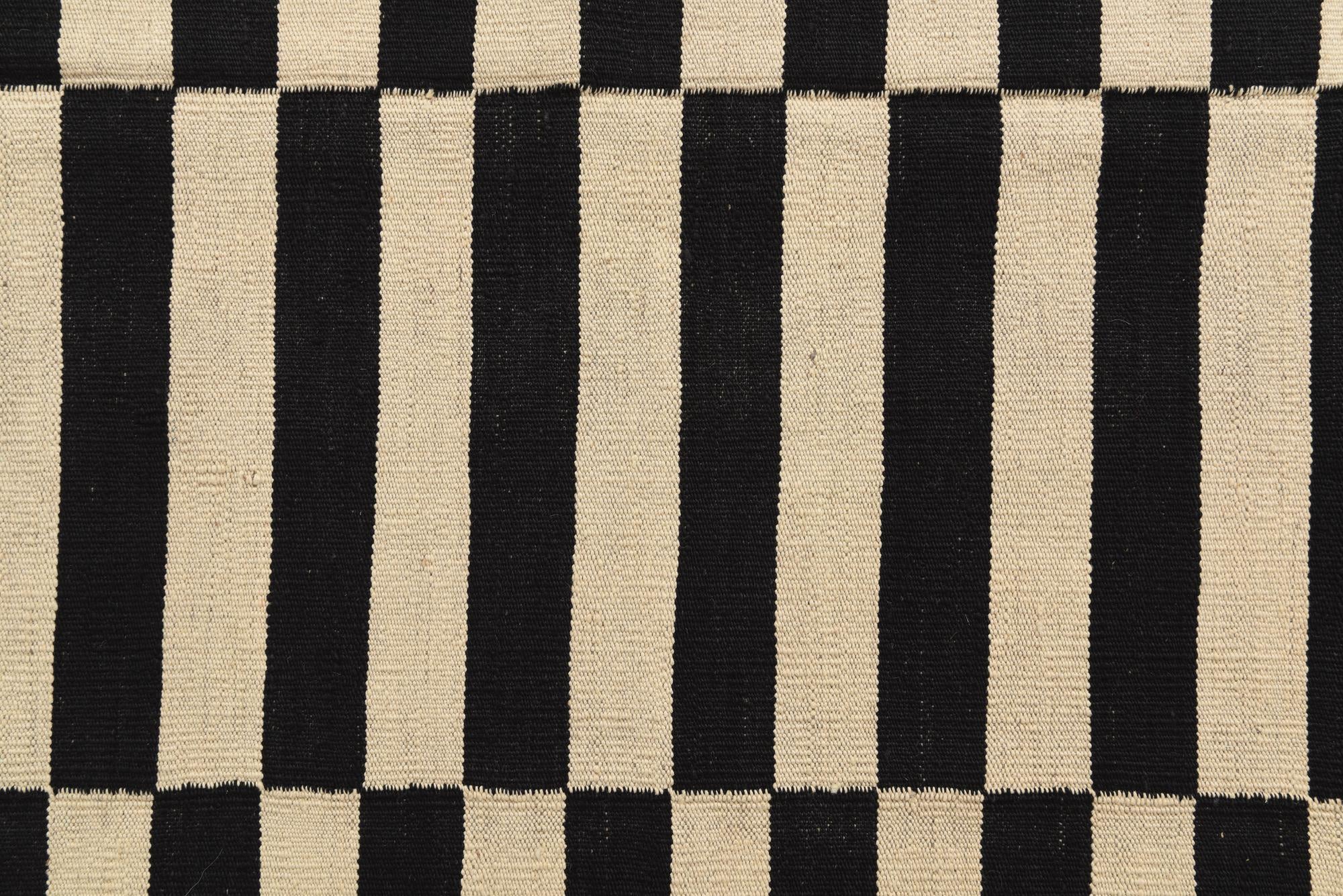 5' 9 x 8' Hand Woven Kilim Modern Wool Rug