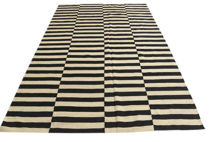 Detail image of 6' 7 x 9' 9 Hand Woven Kilim Modern Wool Rug