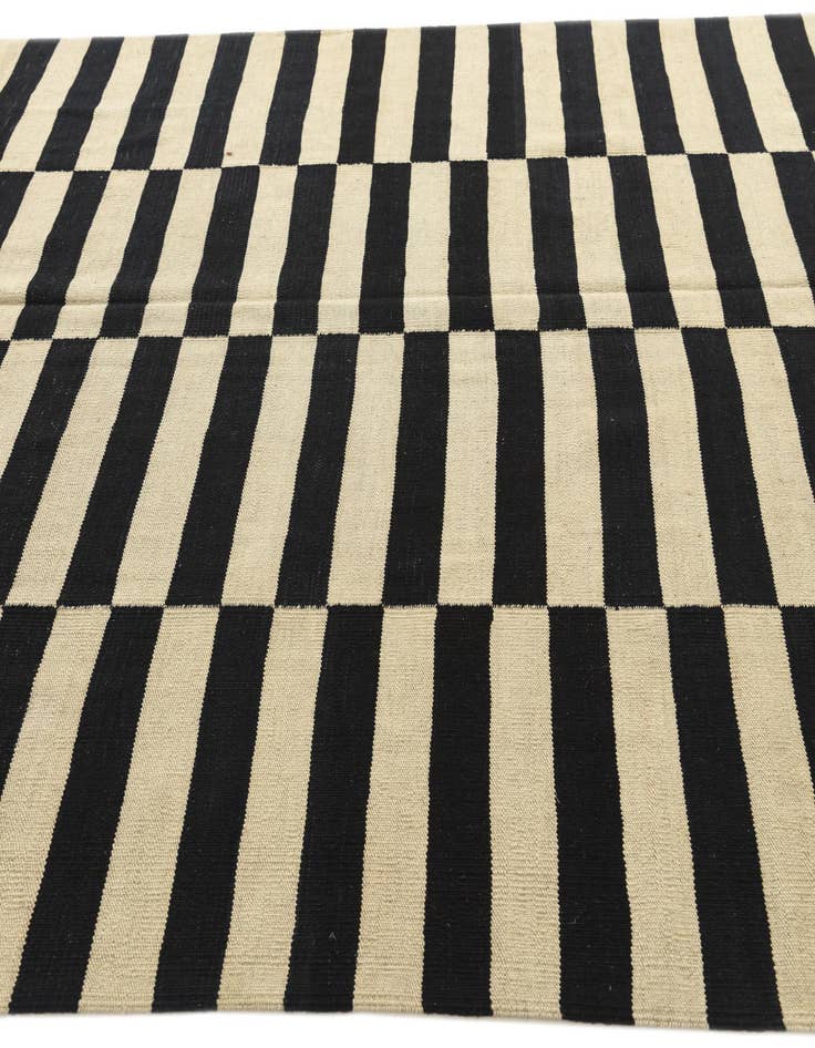 Detail image of 6' 7 x 9' 9  Hand Woven Kilim Modern Wool Rug