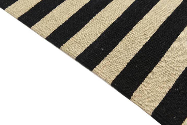 Detail image of 6' 7 x 9' 9 Hand Woven Kilim Modern Wool Rug