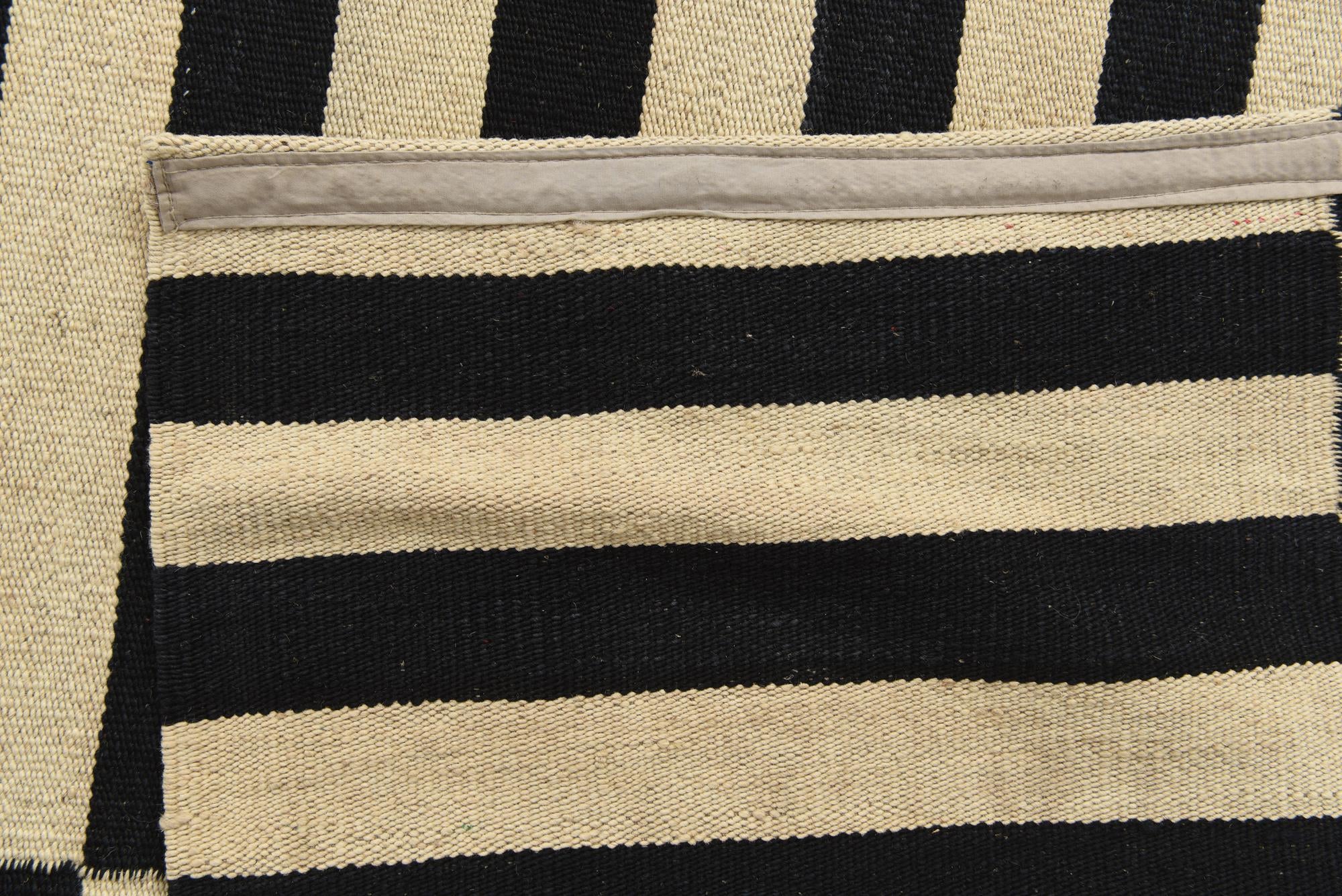 6' 7 x 9' 9 Hand Woven Kilim Modern Wool Rug