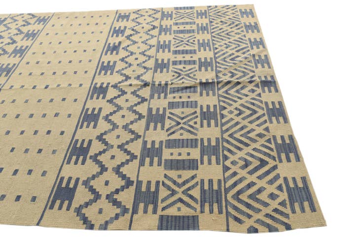 Detail image of 6' 8 x 9' 9 Hand Woven Kilim Modern Wool Rug