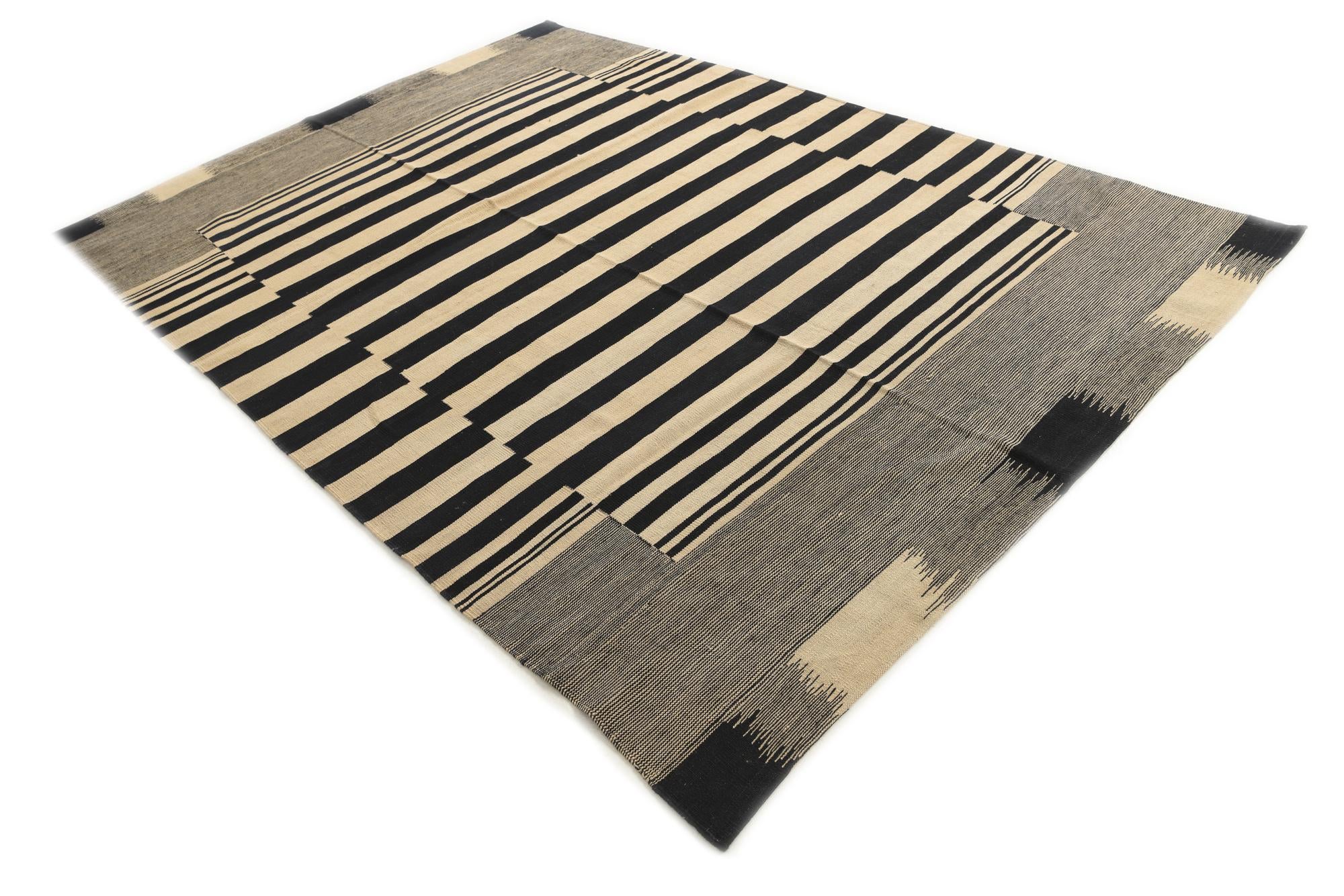 6' 10 x 9' 8 Hand Woven Kilim Modern Wool Rug