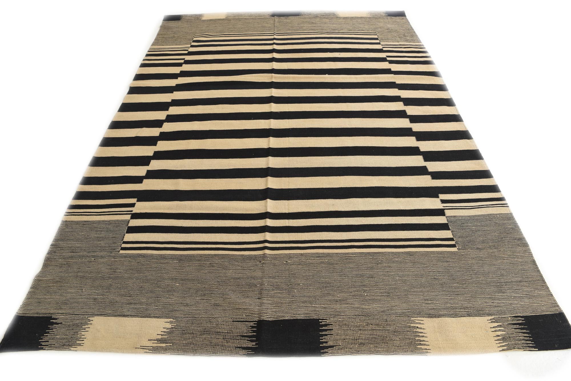 6' 10 x 9' 8 Hand Woven Kilim Modern Wool Rug