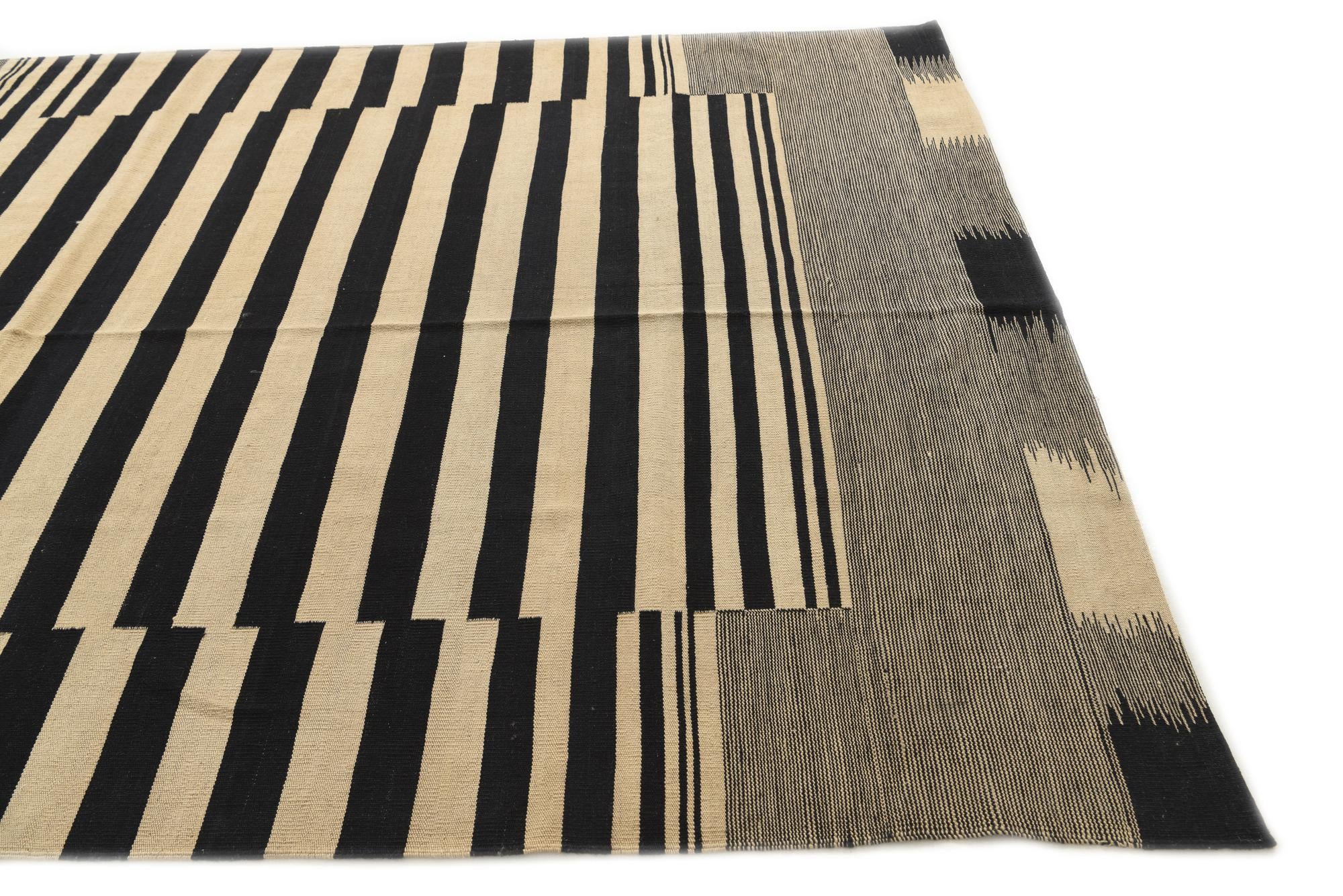 6' 10 x 9' 8 Hand Woven Kilim Modern Wool Rug